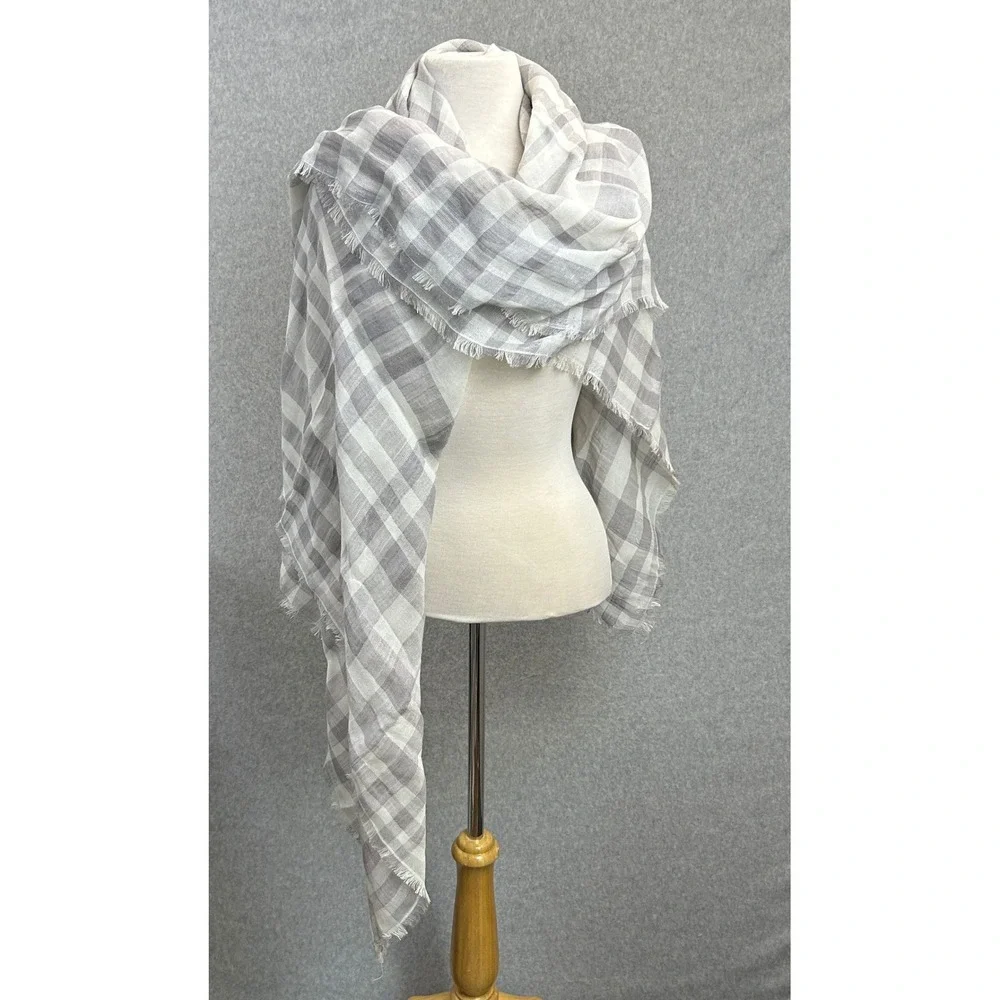 Halogen Scarf Gray White Gingham Linen Blend Fringed Wrap Womens Office Neutral